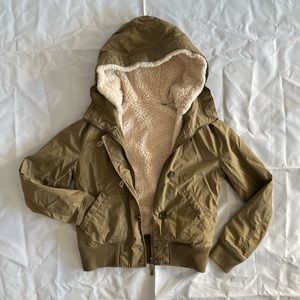 Military green bomber jacket/cropped coat w/ hood removable inner layer, size XS